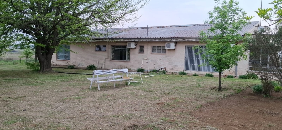 6 Bedroom Property for Sale in Rodenbeck Free State